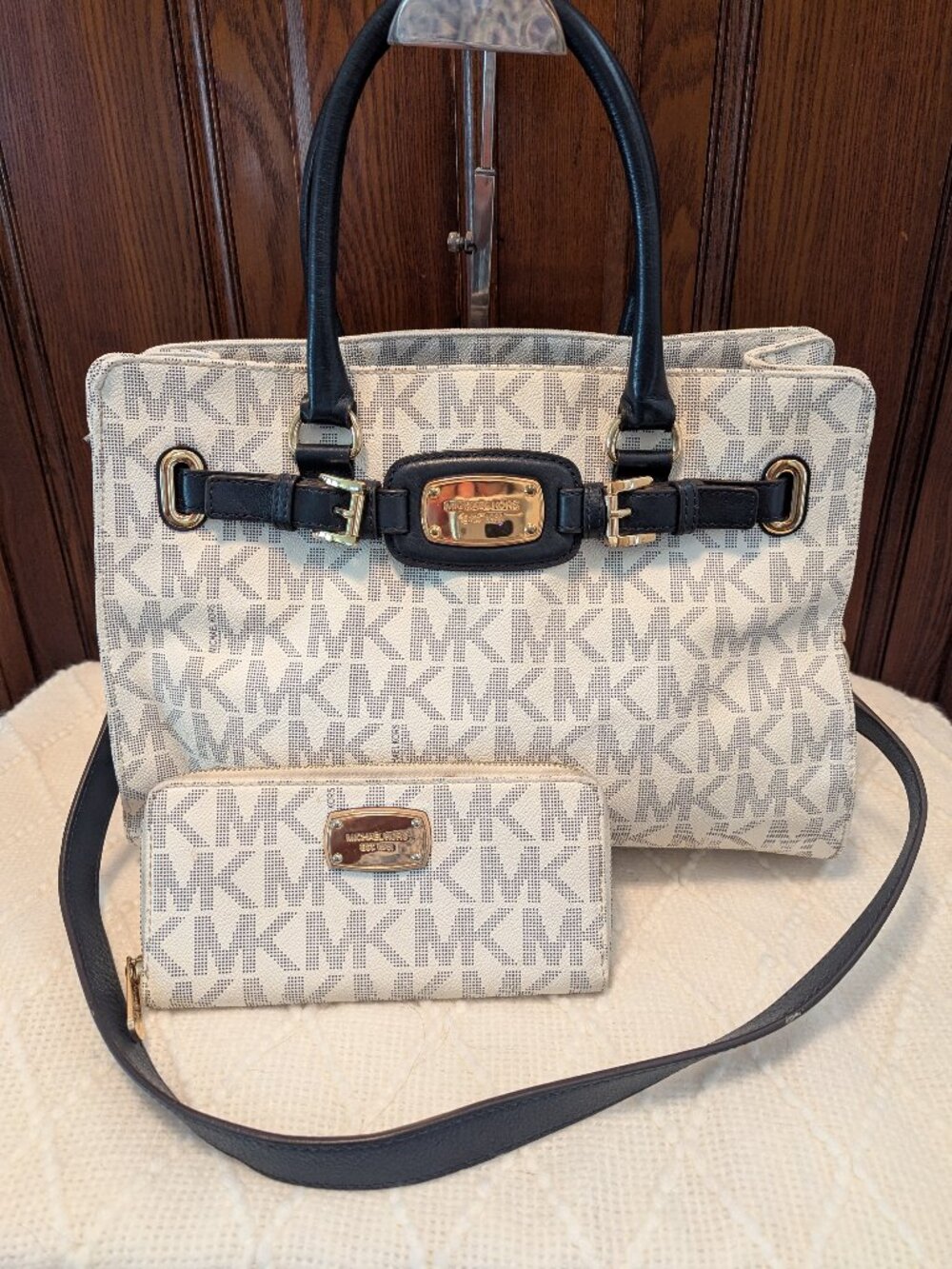 Michael Kors Hamilton Large White MK Logo Tote Bag Gold Chain Leather Trim‎ Bag